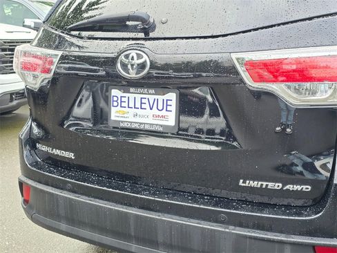 Used 2015 Toyota Highlander Limited Platinum image 13