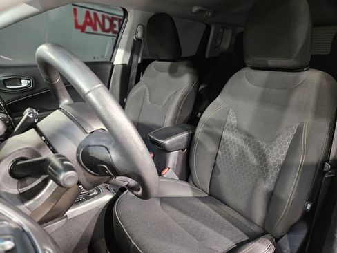 Used 2018 Jeep Compass Sport w/ Tech Group image 23