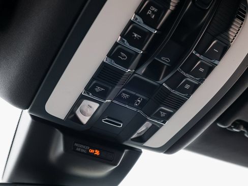 Certified 2026 Porsche Macan S AWD/4WD image 21
