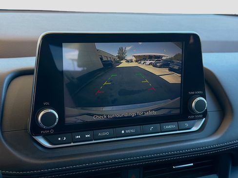 Used 2023 Nissan Rogue SV image 13