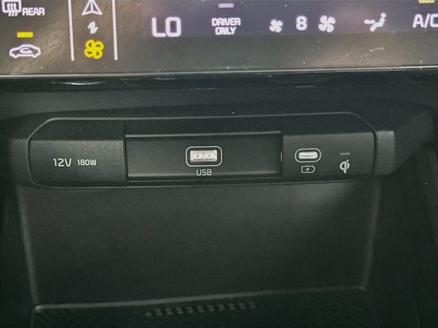 Used 2023 Kia Niro EX FWD image 26