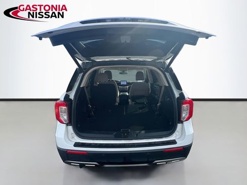 Used 2022 Ford Explorer XLT w/ Equipment Group 202A image 35