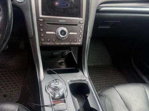 Used 2019 Ford Fusion Energi Titanium FWD image 5
