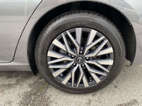 Used 2025 Nissan Altima 2.5 SV image 7