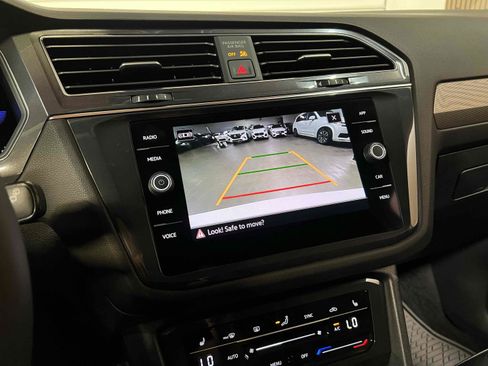 Used 2022 Volkswagen Tiguan SE FWD image 7