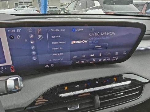 Used 2025 Buick Enclave Preferred image 8