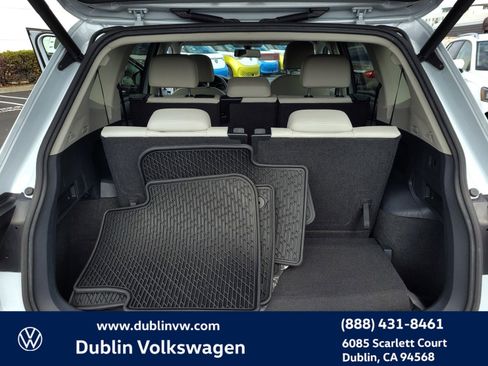 Used 2018 Volkswagen Tiguan SEL image 26