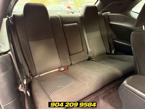 Used 2018 Dodge Challenger R/T w/ Performance Handling Group RWD image 34