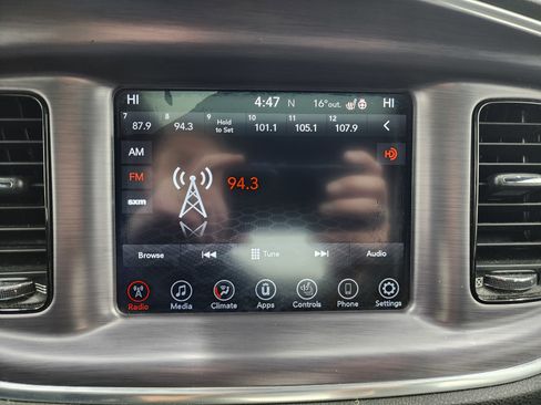 Used 2017 Dodge Charger SXT w/ AWD Plus Group image 15