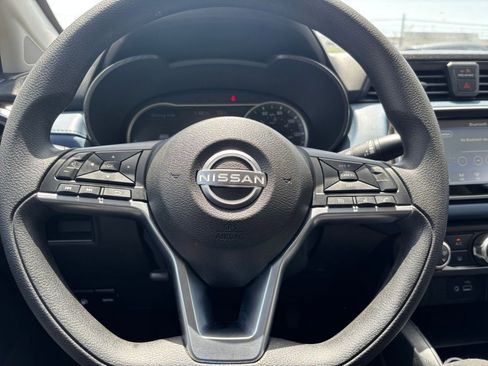 Used 2025 Nissan Versa SV FWD image 25