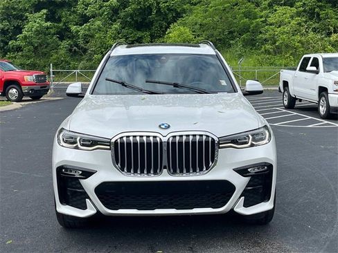 Used 2022 BMW X7 xDrive40i w/ M Sport Package image 2