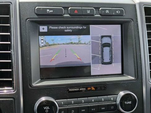 Used 2019 Ford Expedition Platinum RWD image 24