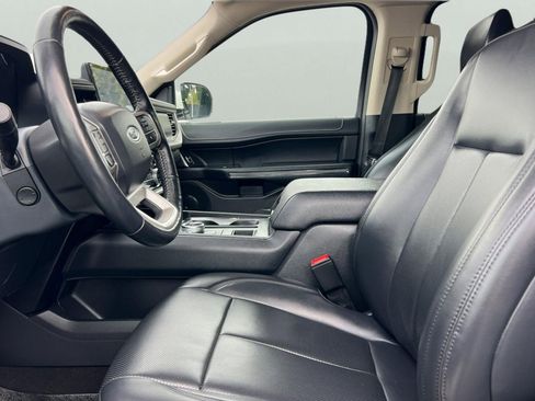 Used 2024 Ford Expedition XLT image 14