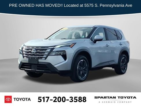 Used 2024 Nissan Rogue SV image 1