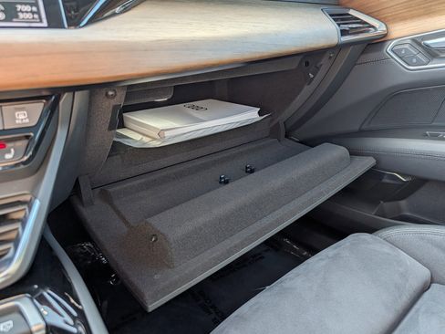 Used 2023 Audi e-tron GT Premium Plus image 65