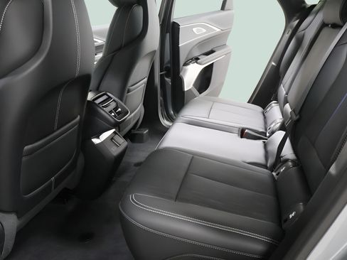 Used 2025 Cadillac Lyriq Luxury w/ LPO, Floor Liner Package AWD/4WD image 25