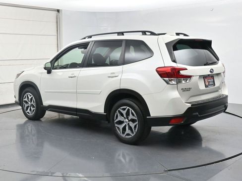 Used 2023 Subaru Forester Premium AWD/4WD image 24