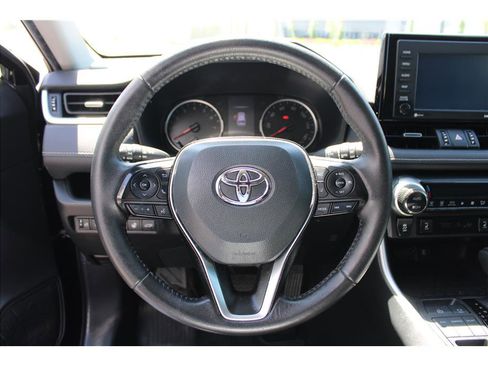 Used 2021 Toyota RAV4 XLE Premium AWD/4WD image 17