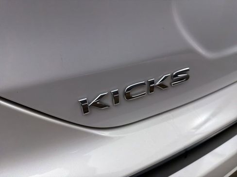 Used 2023 Nissan Kicks SV image 22