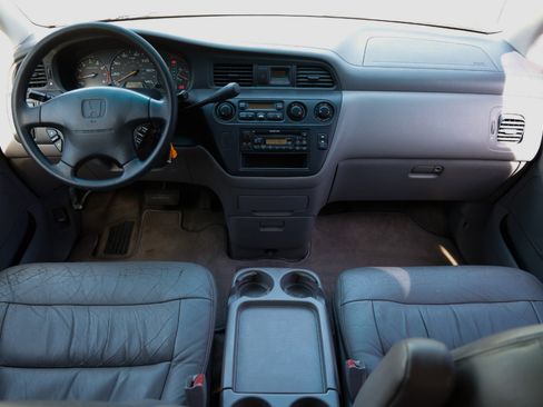 Used 2000 Honda Odyssey EX image 2