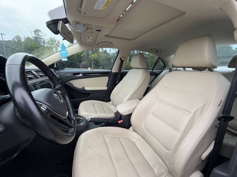 Used 2017 Volkswagen Jetta SEL FWD image 22