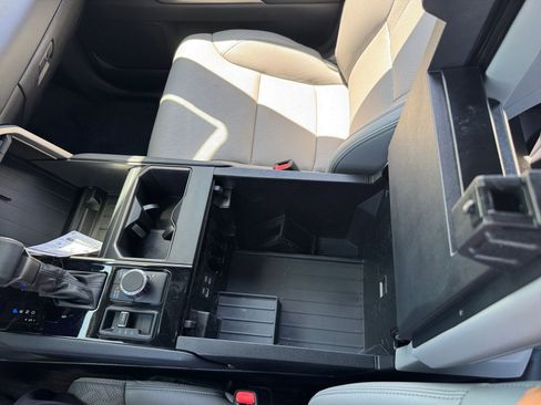 New 2025 Toyota Tundra Limited image 24