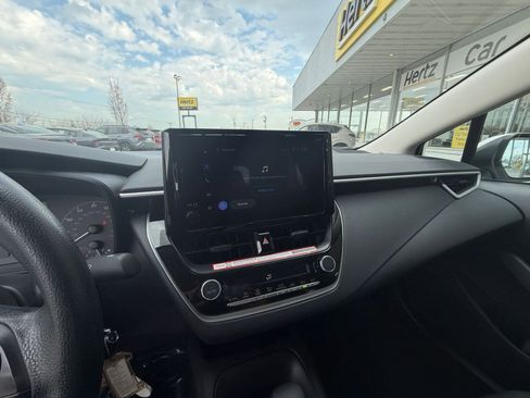 Used 2025 Toyota Corolla LE image 17