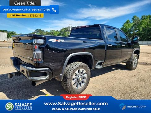 Used 2023 Chevrolet Silverado 2500 Custom w/ Custom Value Package image 4