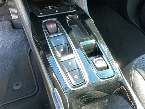 Used 2023 Chevrolet Bolt EUV LT w/ Comfort Package image 16