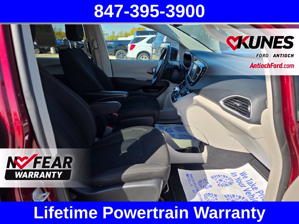 Used 2023 Chrysler Voyager LX FWD image 41