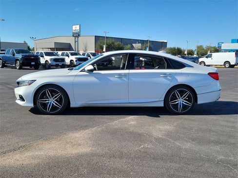 Used 2021 Honda Accord Touring image 3