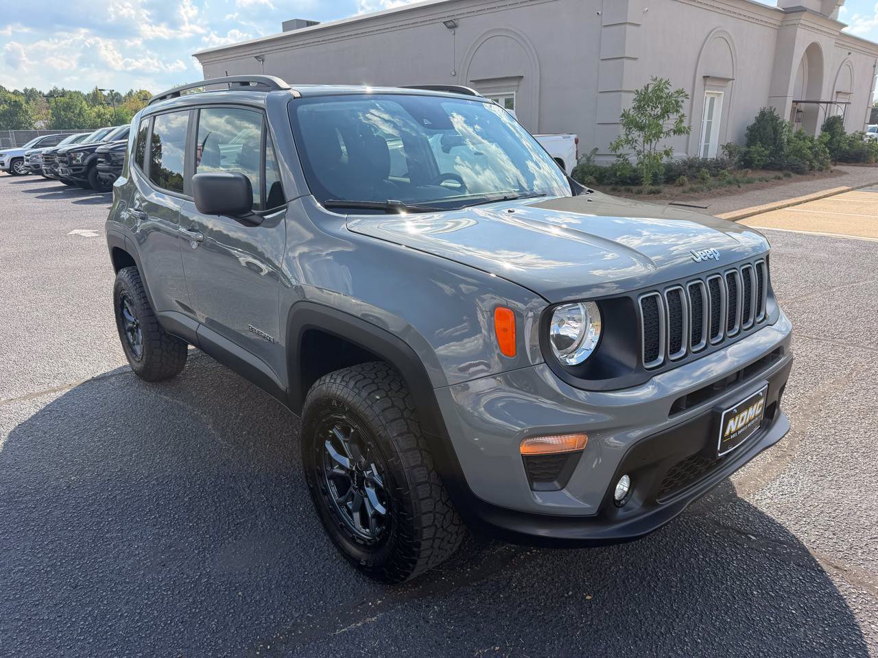 Used 2022 Jeep Renegade Latitude AWD/4WD image 3