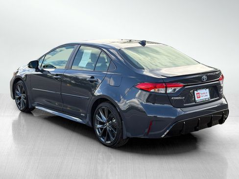 Used 2025 Toyota Corolla SE w/ SE Premium Package AWD/4WD image 5