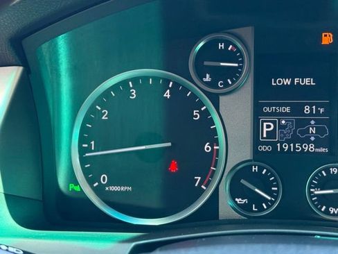 Used 2015 Lexus LX 570 4WD image 32