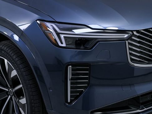 Used 2026 Volvo XC90 B6 Plus w/ Protection Package Premier image 40