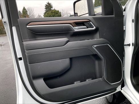 Used 2024 Chevrolet Silverado 2500 LT image 21