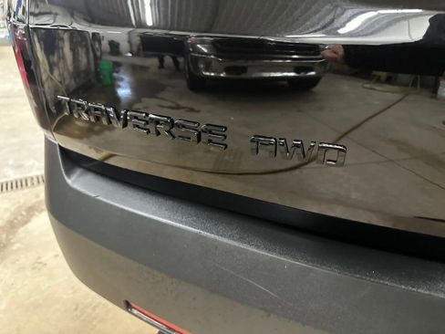 Used 2023 Chevrolet Traverse LT w/ Midnight/Sport Edition image 37