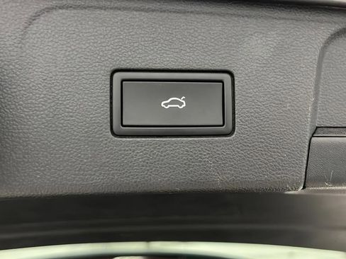 Used 2024 Volkswagen Atlas SE AWD/4WD image 29