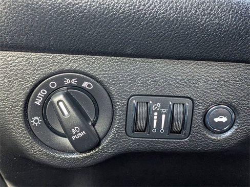 Used 2016 Dodge Challenger SXT Plus image 29