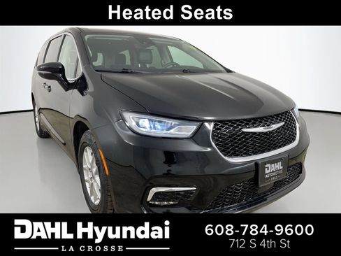 Used 2024 Chrysler Pacifica Touring-L FWD image 1