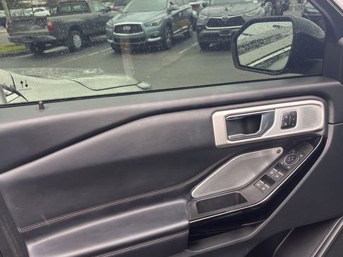 Used 2021 Ford Explorer Platinum w/ Equipment Group 601A image 5