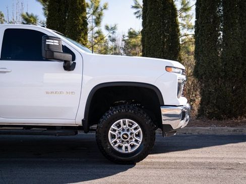 Used 2025 Chevrolet Silverado 2500 LT w/ Convenience Package image 9