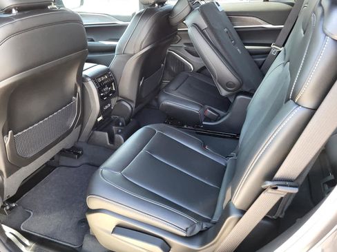 New 2025 Jeep Grand Cherokee L Limited w/ Black Appearance Package image 14