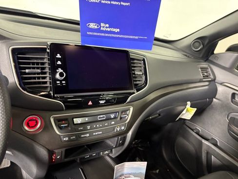 Used 2025 Honda Ridgeline TrailSport image 17