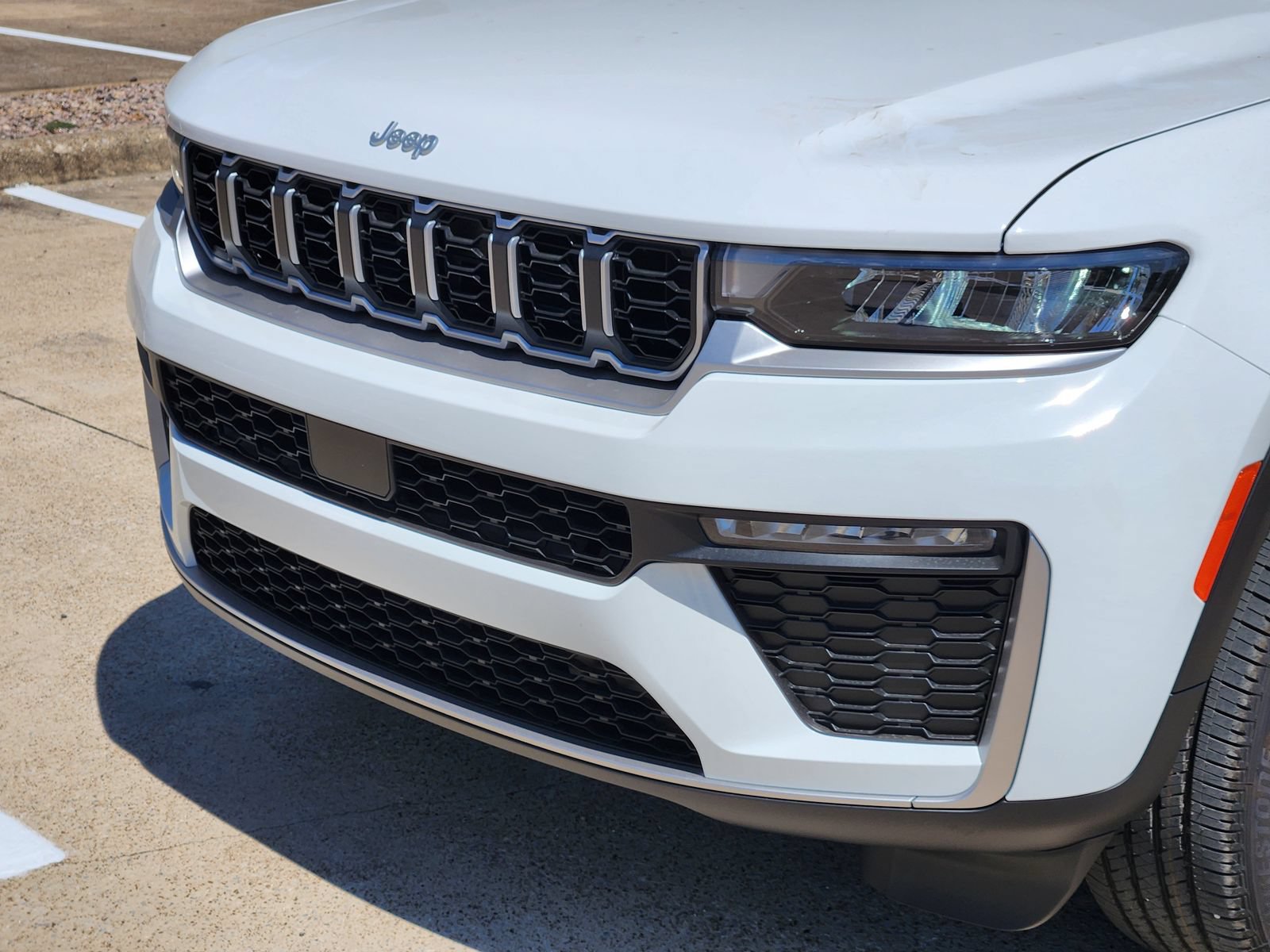 New 2026 Jeep Grand Cherokee Limited AWD/4WD image 8