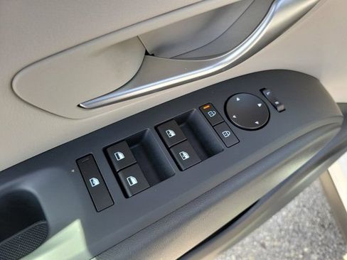 Certified 2025 Hyundai Tucson SEL FWD image 17
