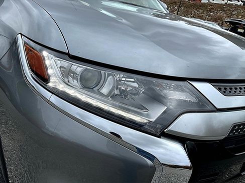 Used 2020 Mitsubishi Outlander SEL image 17