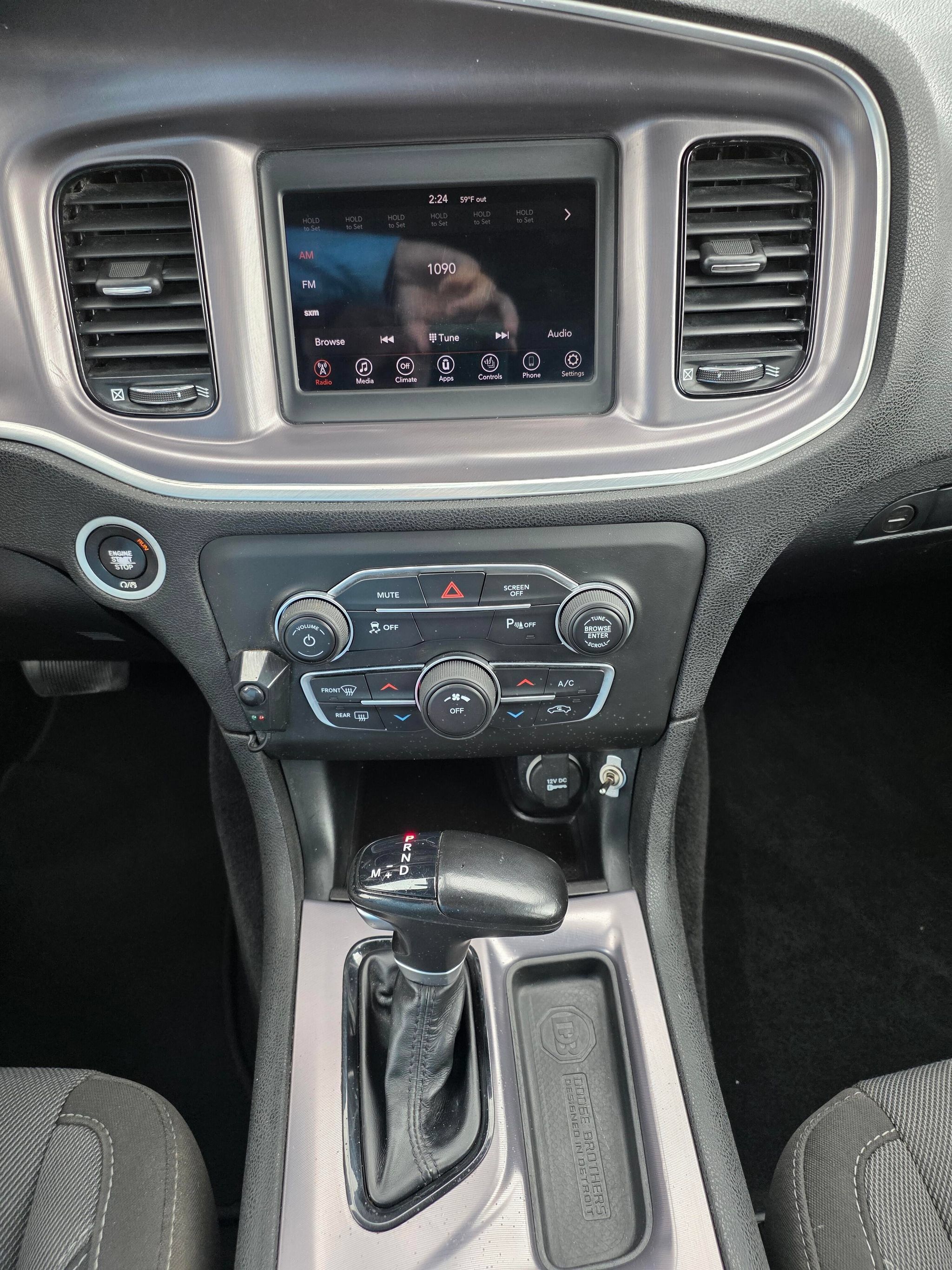 Used 2021 Dodge Charger SXT w/ Blacktop Package RWD image 17
