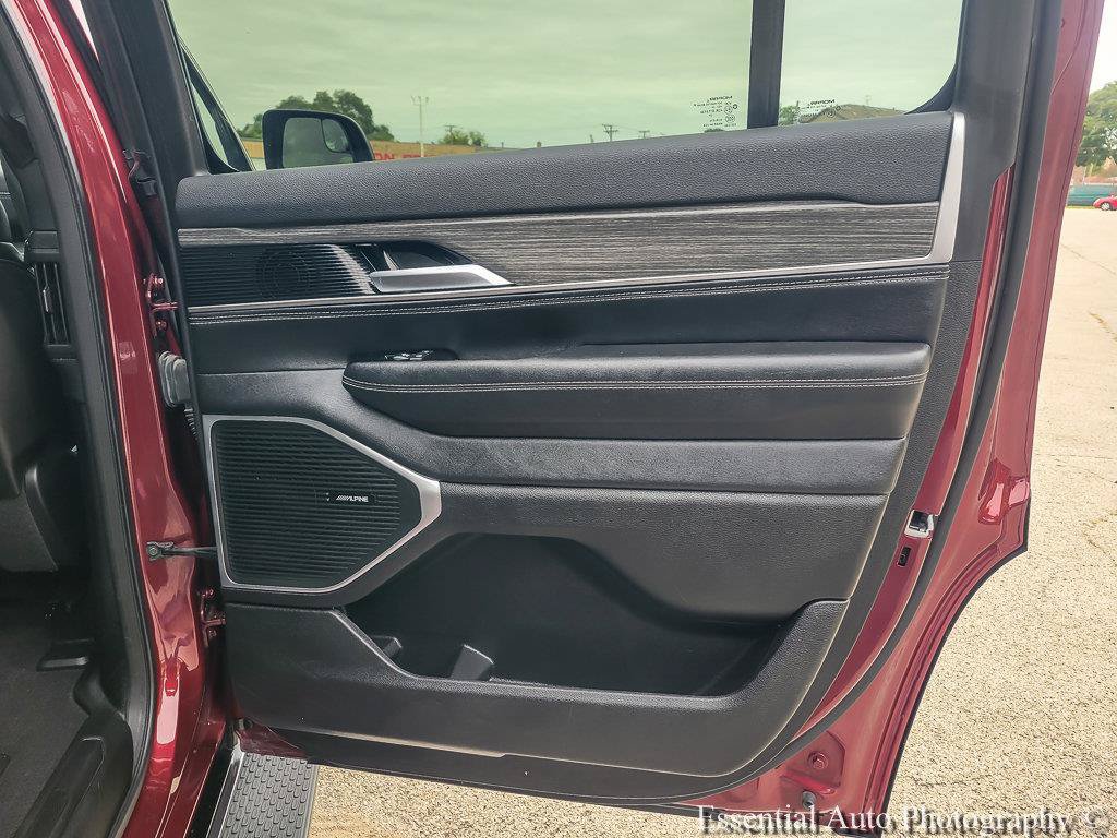 Used 2024 Jeep Wagoneer Series II w/ Flexible Seating Group RWD image 28