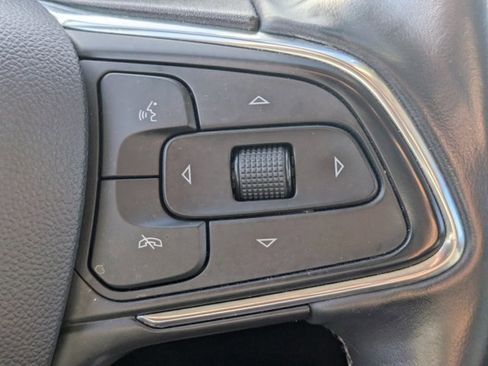 Used 2023 Buick Envision Essence image 21